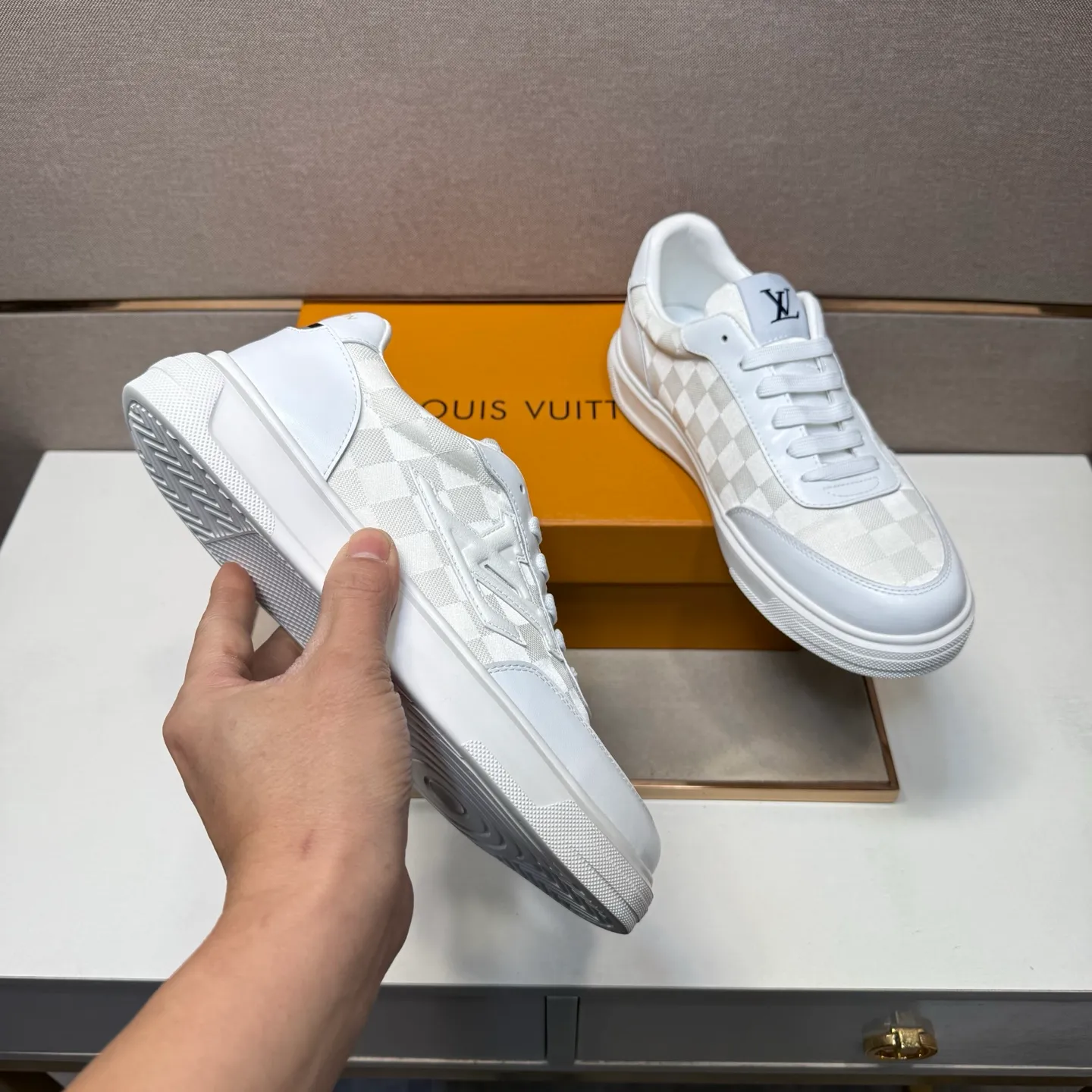 ⬛️Ex-factory price p400 [LV~] Men's casual shoes, 2025z cabinet sales simultaneously 🔶Code number: 38-44#️⃣ 🔷3 colors🔜The upper is made of multi-material splicing ➕Genuine leather lining, comfortable and breathable, sole: original comfortable and wear-resistant outsole, ⚠️real thing📱photographed🎬real thing is better📢📢📢